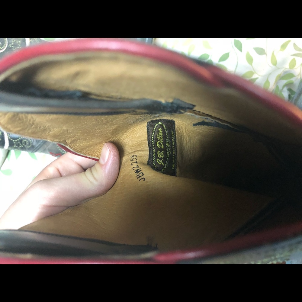 Women’s cowgirl boots